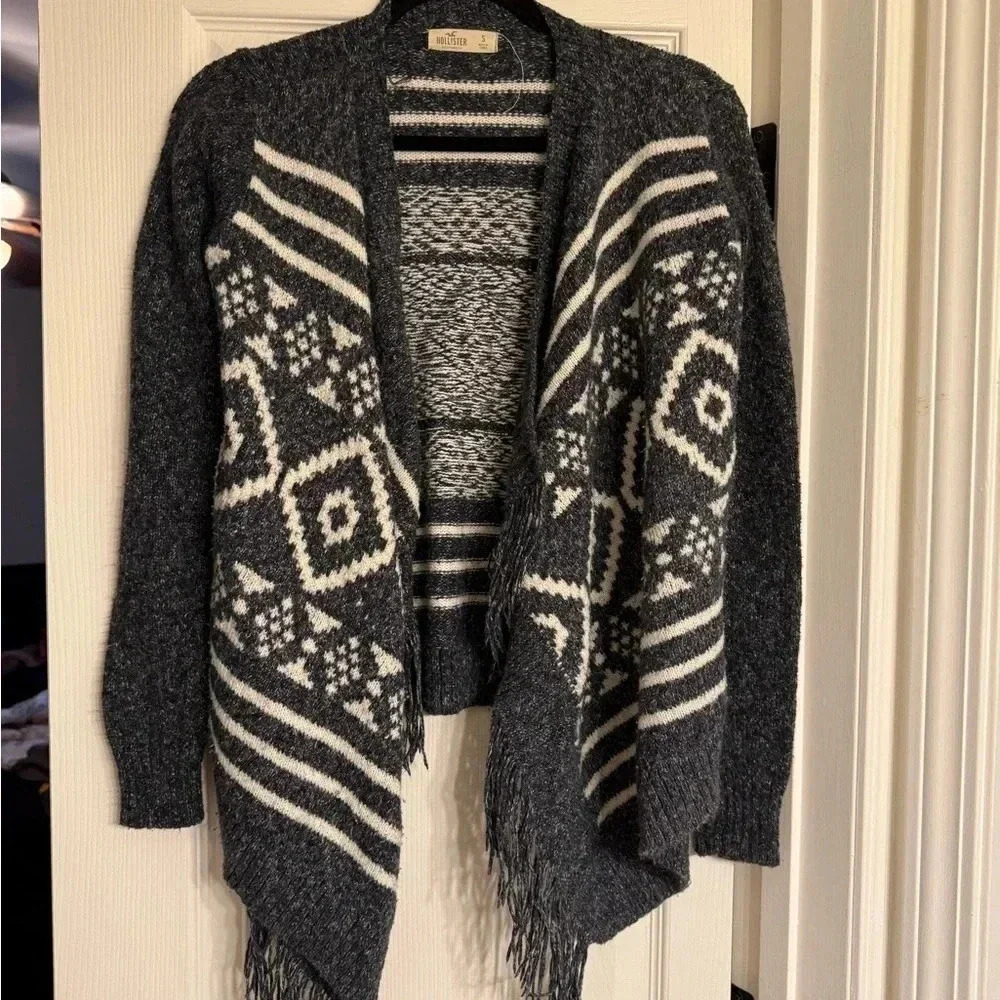 Hollister Grey & White Cardigan w/ Tassels - Size S - Small Snag On Shoulder